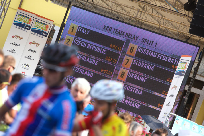 Po prvním mezičase jel Honza Vastlík v kontaktu s Italem Tiberim