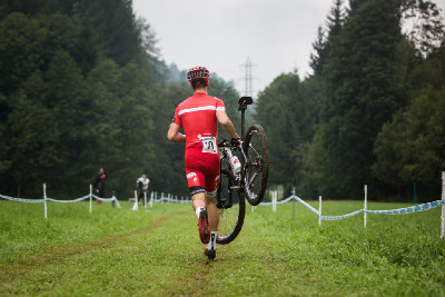 špatný start pro Sama Gaze