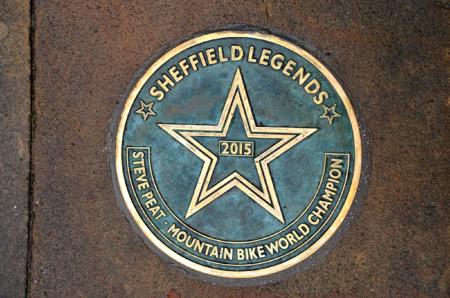 Steve Peat uveden na sheffieldský "chodník slávy"