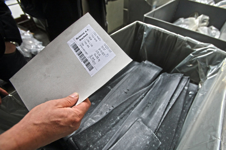 Mitas veloduše - každá várka polotovaru má vlastní průvodku