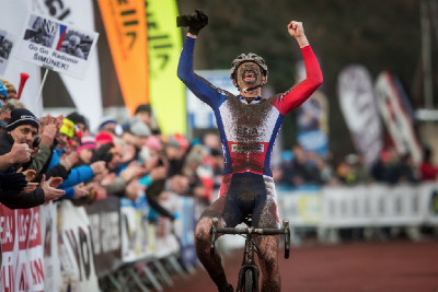 MČR cyklokros 2016: Radomír Šimůnek slaví premiérový titul