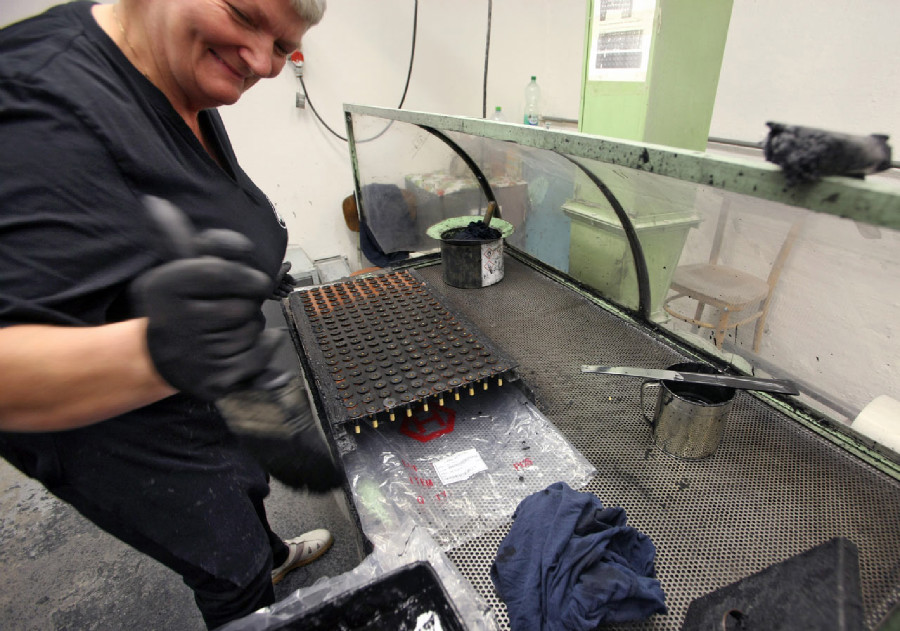 Mitas veloduše - přípravna ventilků před lepením