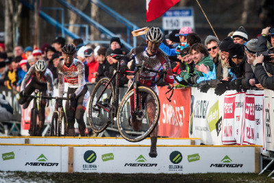 MČR cyklokros 2016: Radomír Šimůnek na čele