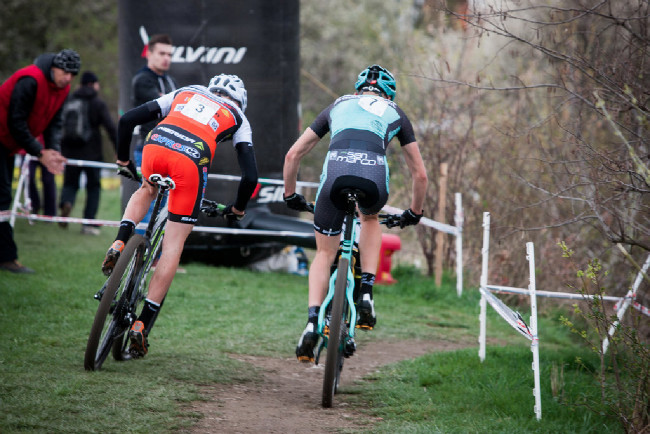 Pěkně na lokty Vastlík s Bičem