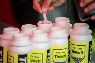 Čtyři s ionťákem, čtyři se solí, poručil Peter