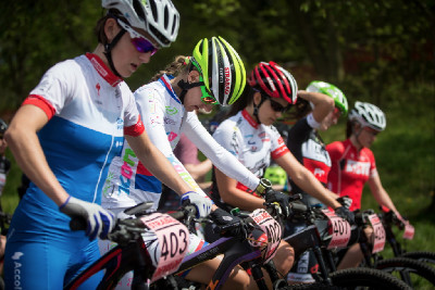 Poslední chvíle před startem závodu žen