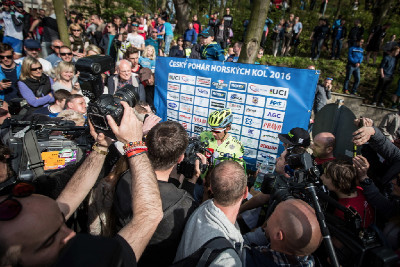 Sláva poraženým, čest vítězům