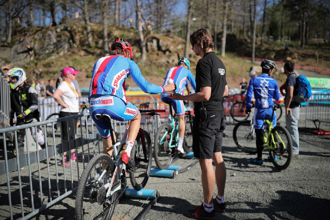 Mates a Vastlík se připravují na start