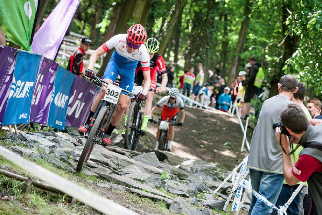 Jaromír Skála, Josef Jelínek a Michael Zeťák bojují o zbylé juniorské medaile