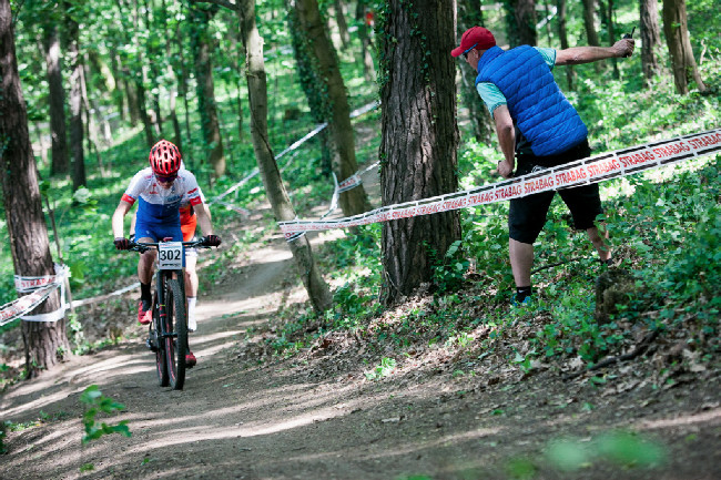 Jiří Lutovský žene Jaromíra Skálu