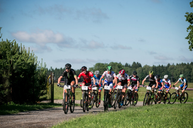 Čelní skupinu dlouho vedl Honza Strož
