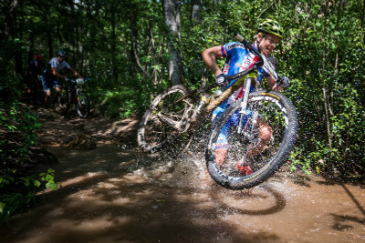 Kristian Hynek šetřil materiál