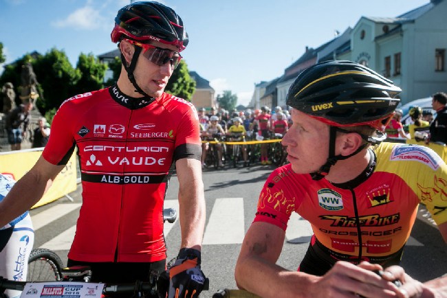 Předstartovní chat Němců Pfrommera a Hermanna