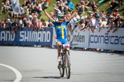 Jenny Rissveds poprvé vyhrává závod světového poháru v elitní kategorii žen