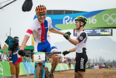 střídání na olympijském trůnu