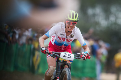 Irina Kelentieva bojovala se zlomeným prstem