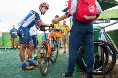 Defekt při rozjíždění Peteru Saganovi na klidu nepřidal