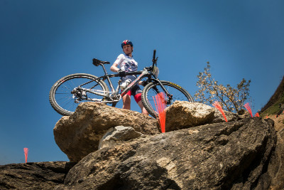 Grant Ferguson obhlíží kam bude skákat