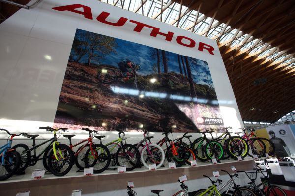 Eurobike 2016 - Author a jeho zeď dětských kol