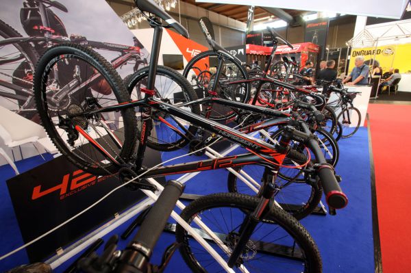 Eurobike 2016 - 4Ever stojany zůstaly zachovány