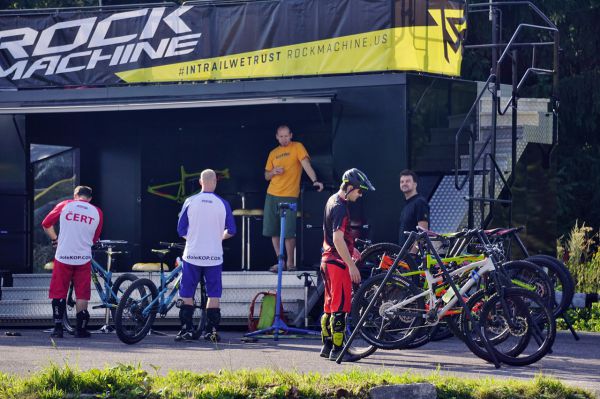 Testování s Rock Machine na Ještědu