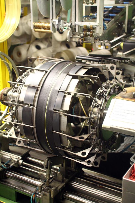 finální kompletace pláště a příprava pro vulkanizaci