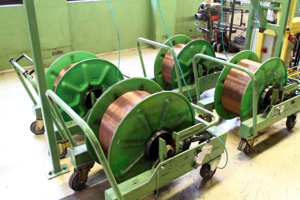 cívky drátů na patky