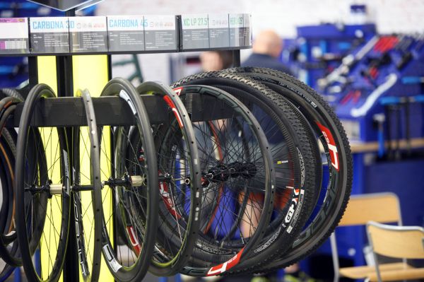 Eurobike 2016 - Tufo a jejich klasický stojan s produkty