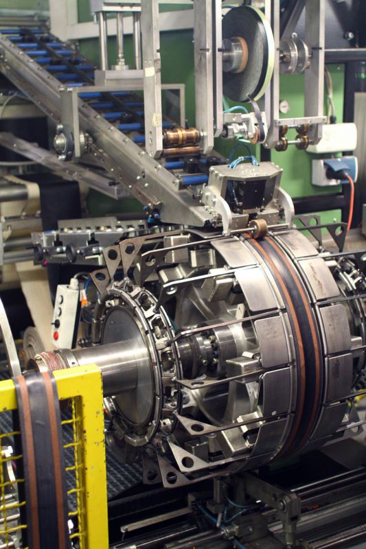 finální kompletace pláště a příprava pro vulkanizaci