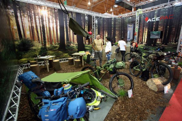 Eurobike 2016 - Acepac tvůrci expedičních brašen se blýskli lesem