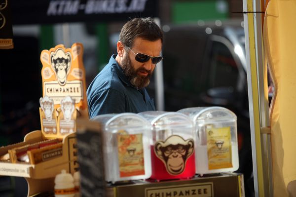 Test&Expo 2016 - boss Milan Jurka kontroluje konzistenci svých drinků