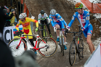 Jan Gavedna se proplétá polem juniorů