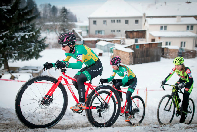 Do terénu zavedla ženský peloton Pavla Havlíková