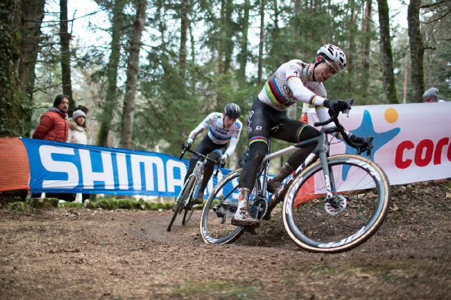 Wour van Aert a úřadující mistr Evropy Toon Aerts v čele