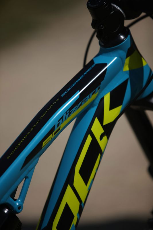 Rock Machine Blizzard 27,5+ 90