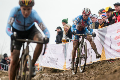 Kateřina Nash bojuje s tratí i Sanne Cant