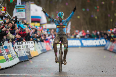 Wout van Aert znovu mistrem světa