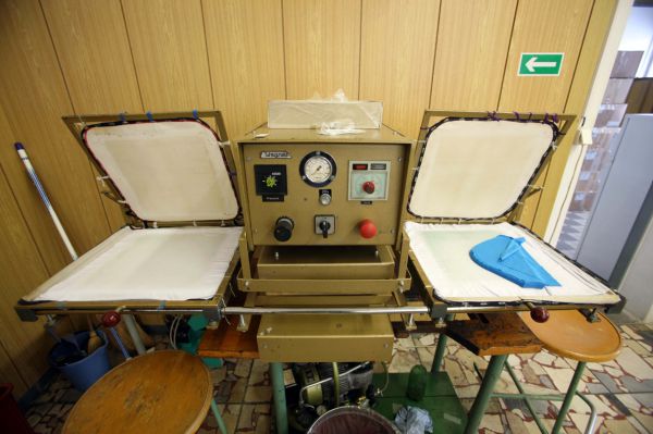 Na návštěvě v Sensoru - nažehlovací lis