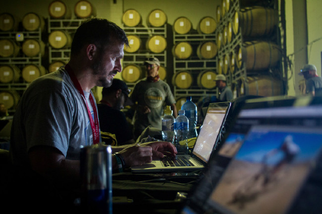 Tiskové centra byla umístěná na různých mistech....