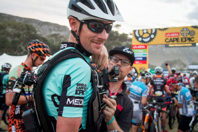 Thomas Dietsch byl jedním z bikerů s kamerou na elektrokole