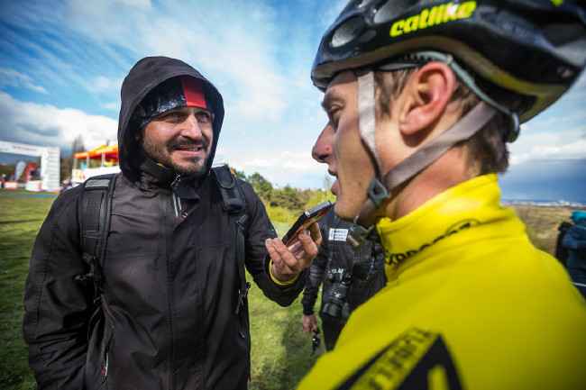 Novinářská dřina....