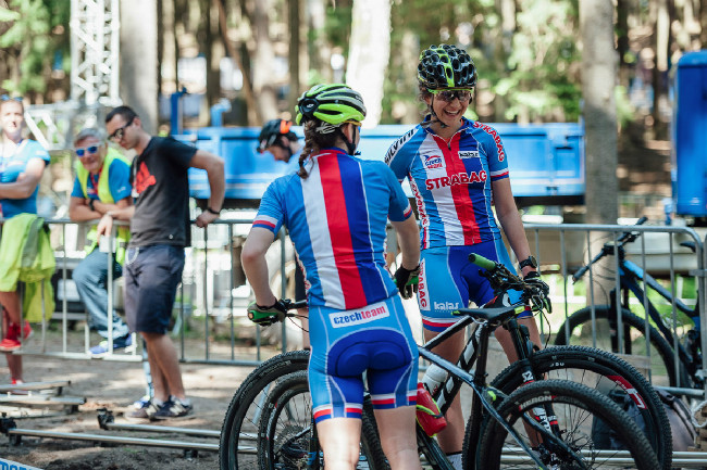 Junioři se dobře baví