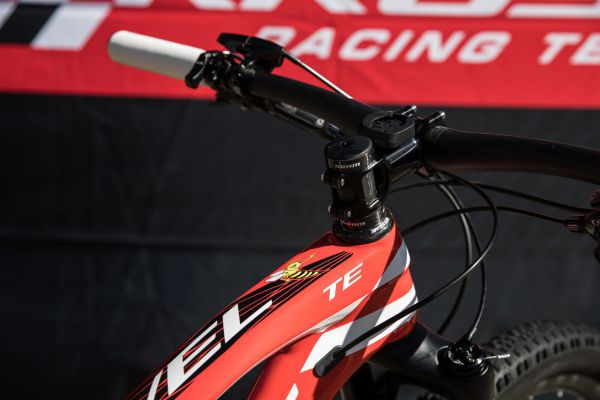 Kross Level Maji, Jolandy a spol.