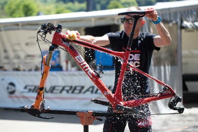 Softail s teleskopickou sedlovkou - kolo Juliena Absalona