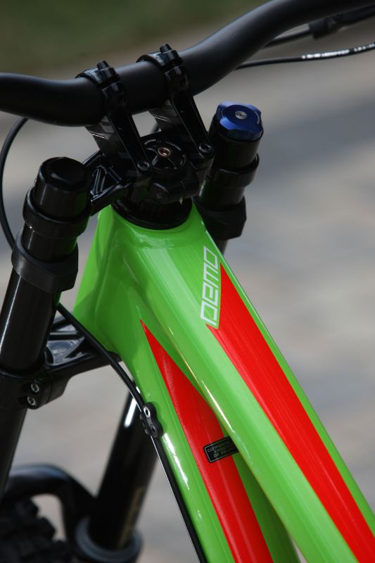 Specialized Demo 8 I Alloy