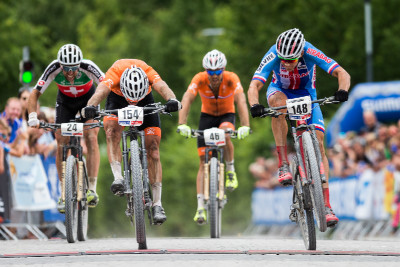 Spurt o čtvrté místo mezi Van der Poelem a Jaroslavem Kulhavým