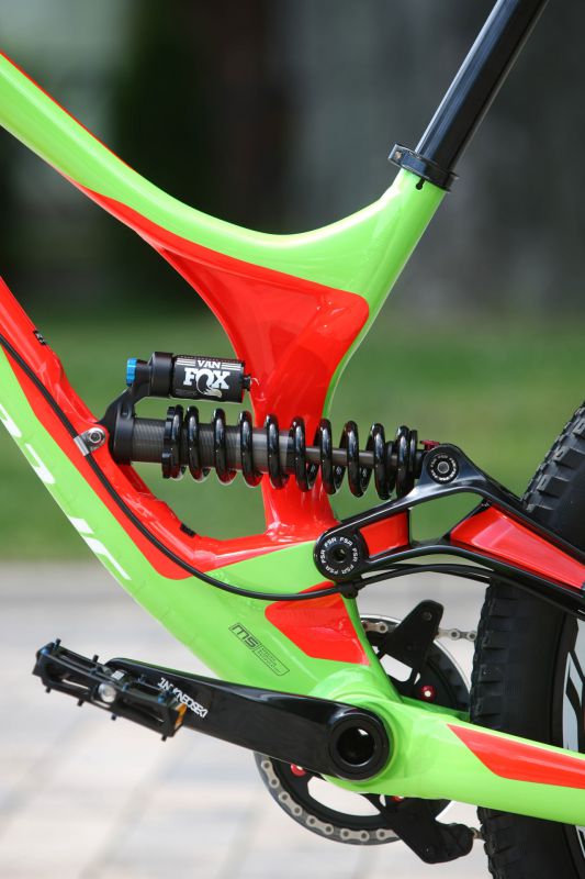 Specialized Demo 8 I Alloy