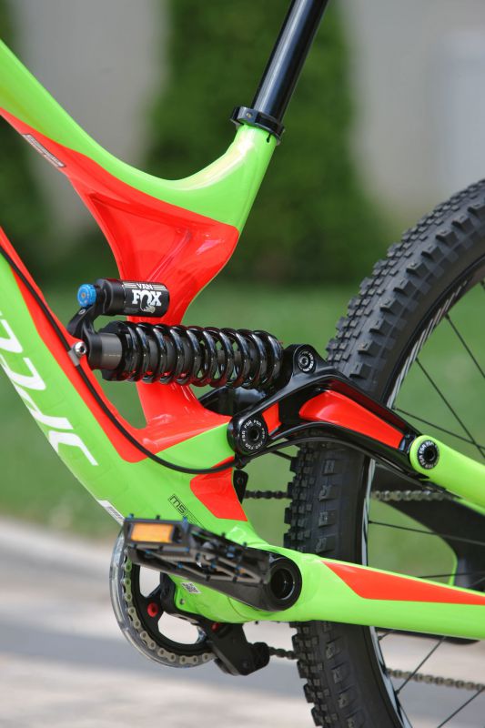 Specialized Demo 8 I Alloy