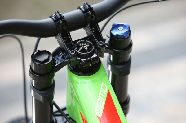 Specialized Demo 8 I Alloy