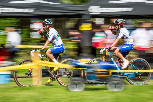 Duo italských favoritů Colledani a Bertolini